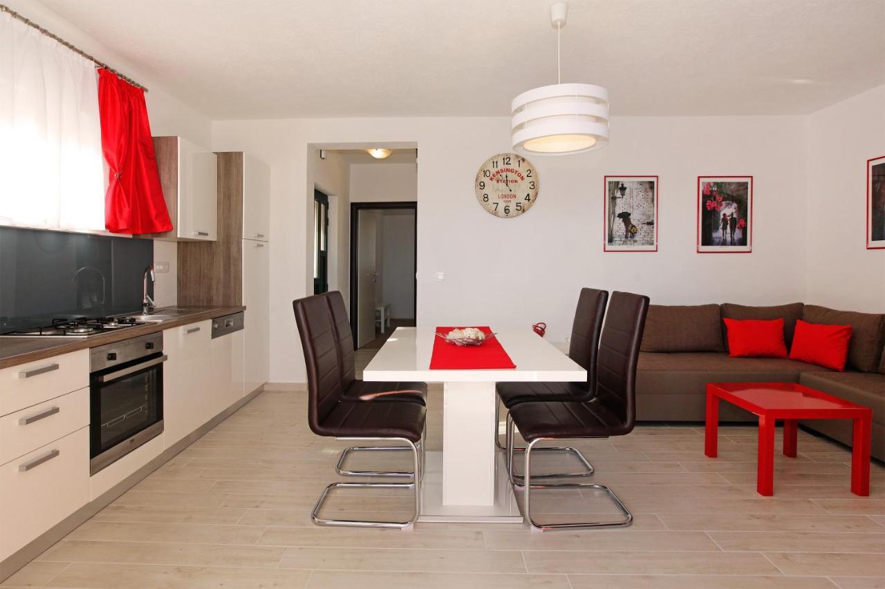 Iris Apartments Bol (Adults Only) Exterior photo